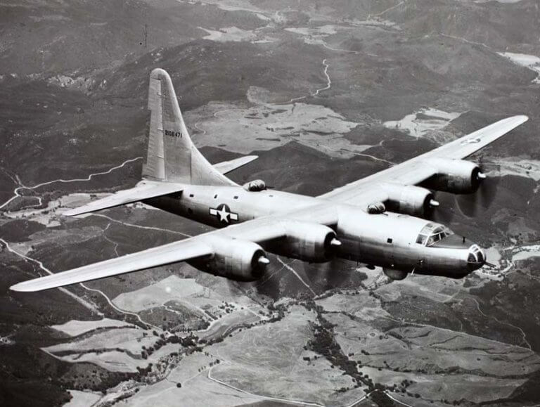 CONSOLIDATED B-32 DOMINATOR - Flight Manuals