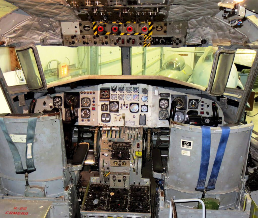 CL28-cockpit - Flight Manuals